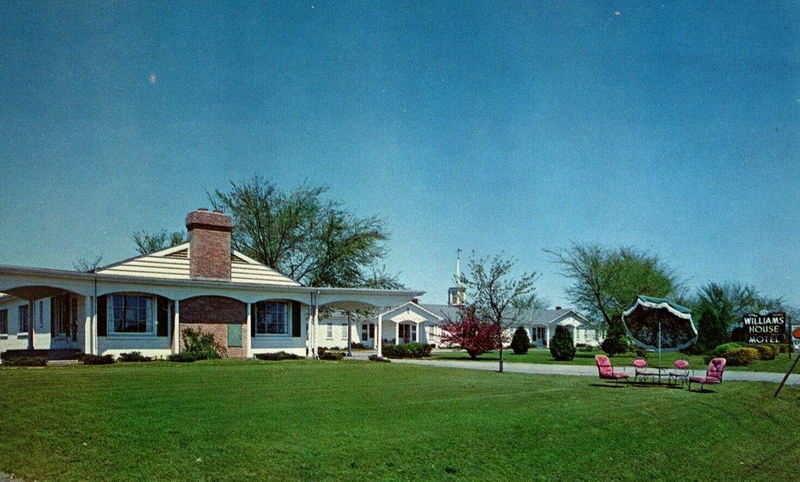 Williams House Motel - Vintage Postcard (newer photo)